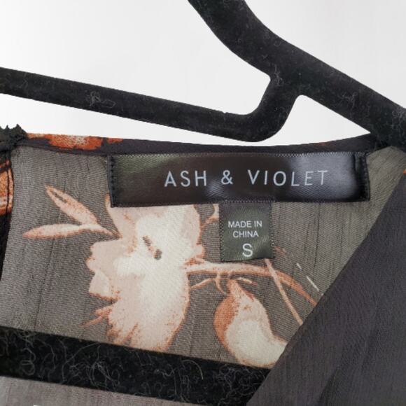 NWT Ash & Violet sexy partly sheer floral v neck bodysuit size small - Picture 9 of 12